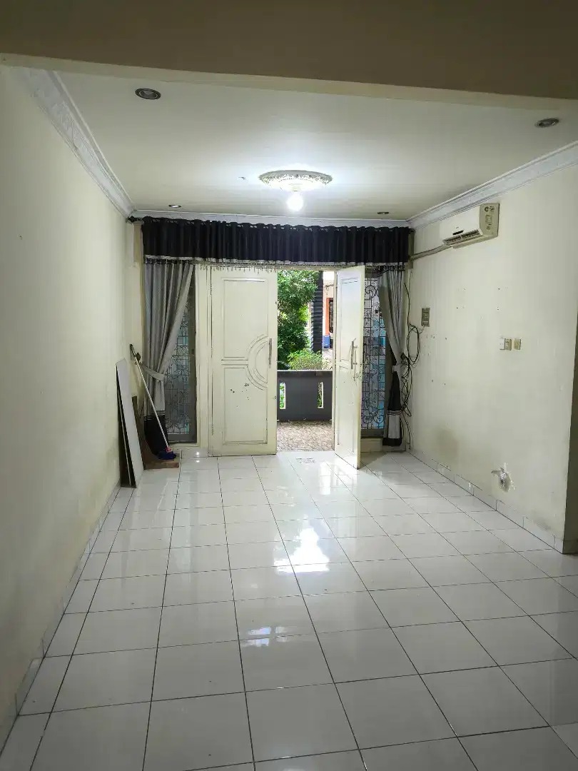 Rumah Disewakan di Cluster Meadow Green Lippo Cikarang